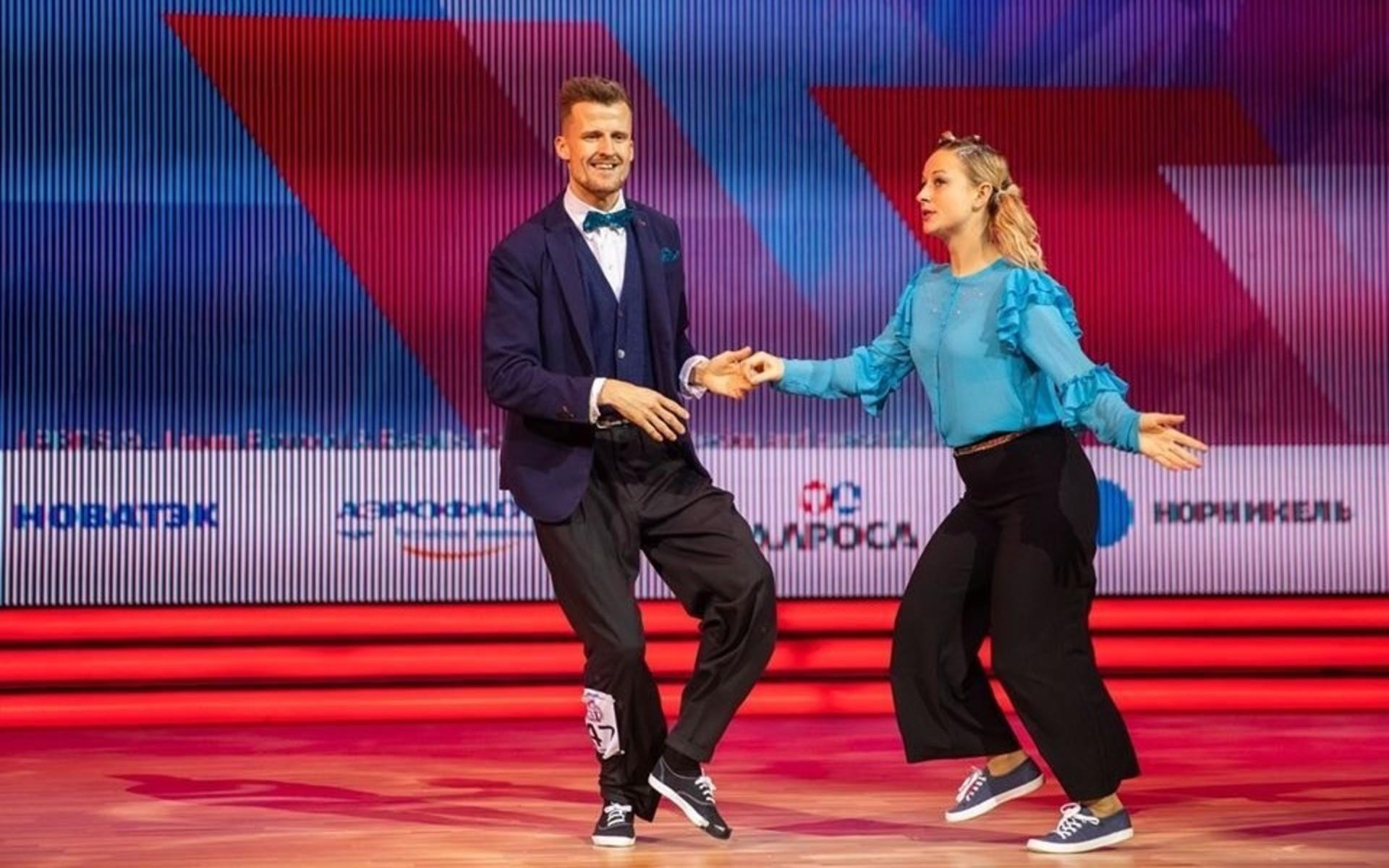 Jonathan Haug från Strömstad och Emma Danielsson från Dingle tog tillsammans ett VM-brons i boogie woogie i Moskva.