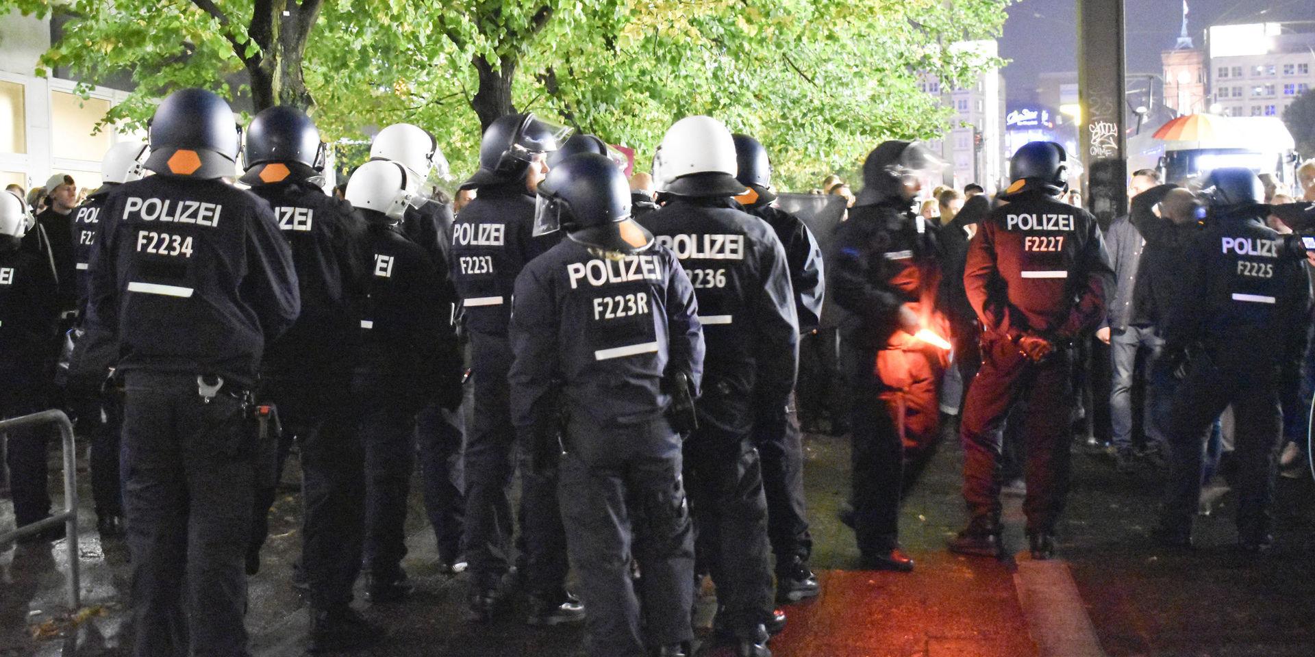 En falsk kvinnlig polis ska ha deltagit i polisinsatser i Berlin. Arkivbild