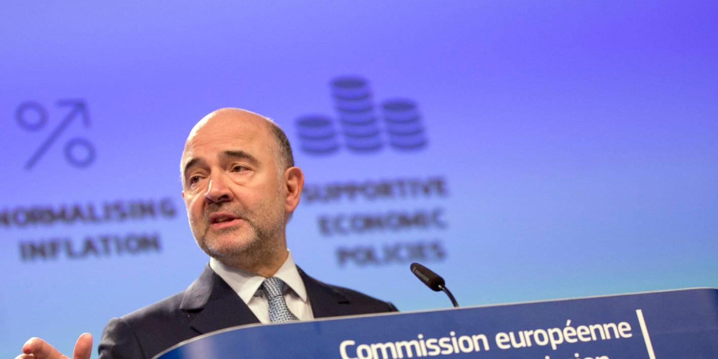 EU-kommissionären Pierre Moscovici är på EU-turné för att sälja in förslag om fördjupat samarbete inom eurozonen och för att försöka locka till sig fler EU-länder att gå med i bankunionen och införa euron. Arkivbild.
