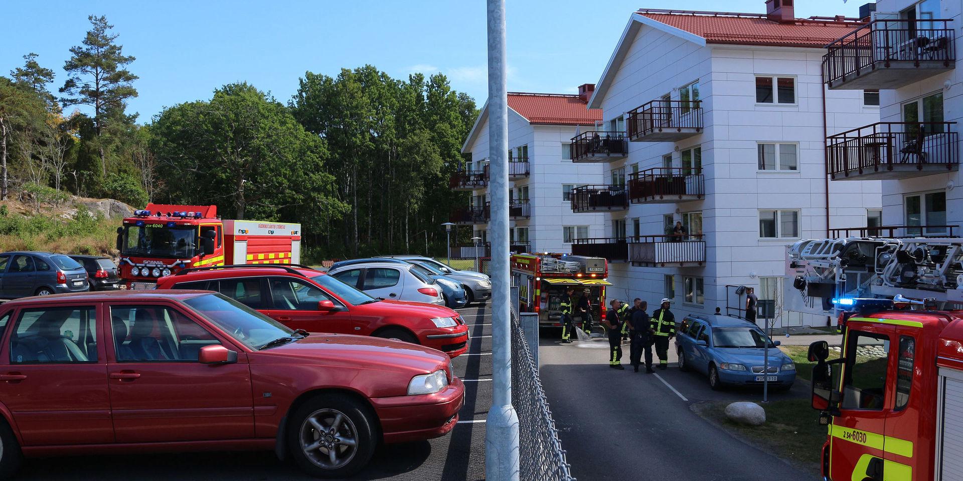 Räddningstjänsten ryckte ut till lägenhetshusen i Mällby, norra Strömstad.