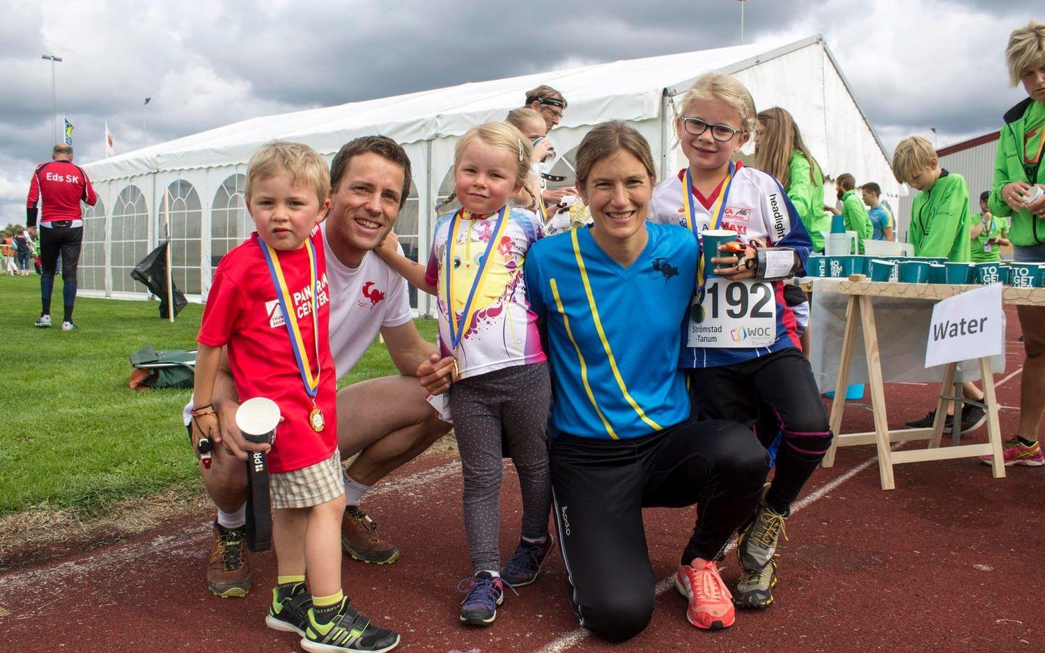 23-faldiga världsmästaren Simone Niggli-Luder sprang publiktävlingen med familjen: barnen Malin, Anja och Lars och maken Mattias Niggli.