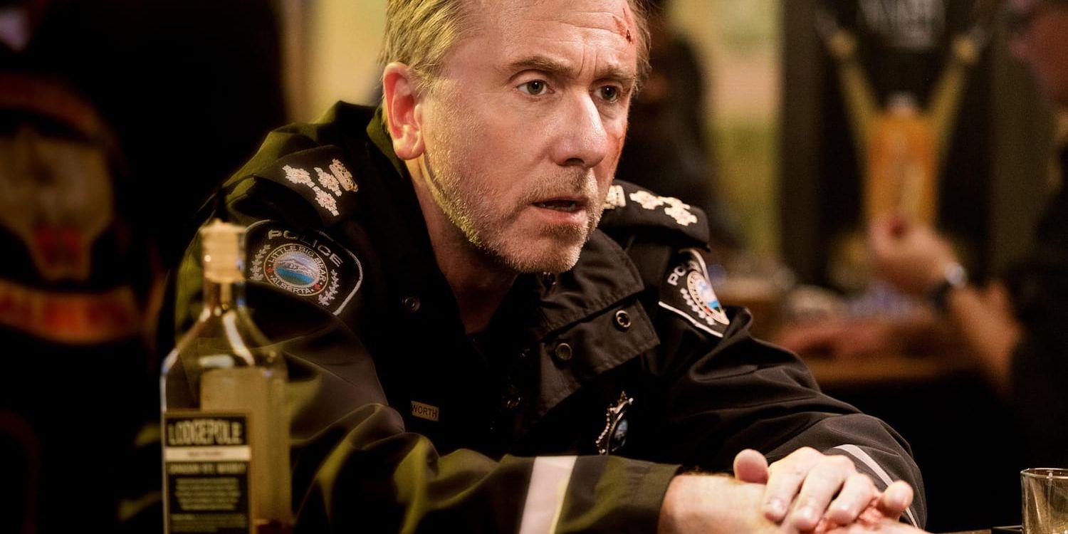 Tim Roth spelar polisen Jim Worth, en man med ett mörkt förflutet, i dramaserien "Tin star". Pressbild.