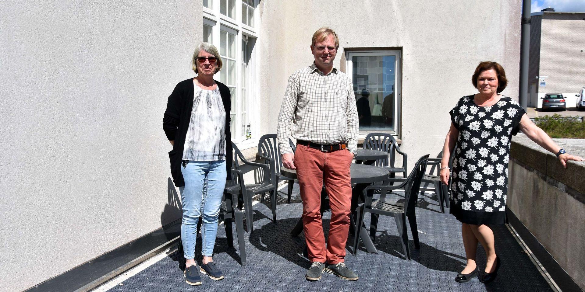 Lena Olsson, Joakim Möller och Monica Birgersson träffade Strömstads Tidning utanför Stadshuset på tisdagen.