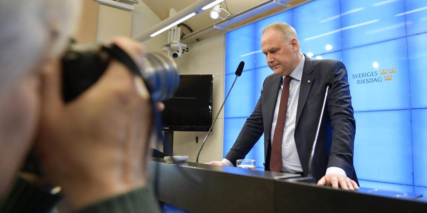 Vänsterpartiets partiledare Jonas Sjöstedt håller pressträff i riksdagens presscenter efter sitt möte med talmannen.
